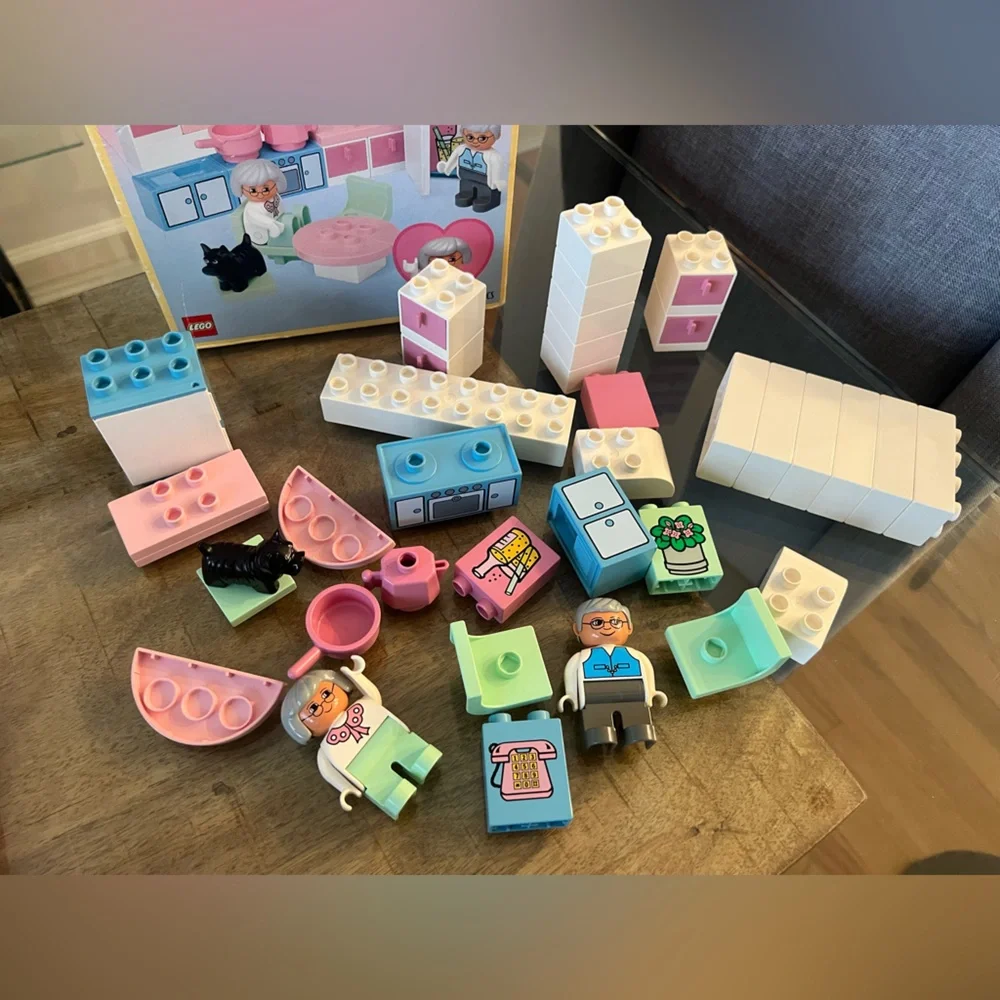 Lego duplo Grandma's Kitchen Set - Pink and White 2551